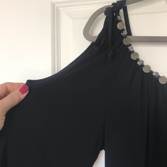 Cache Cold-Shoulder Top - Picture 5 of 8